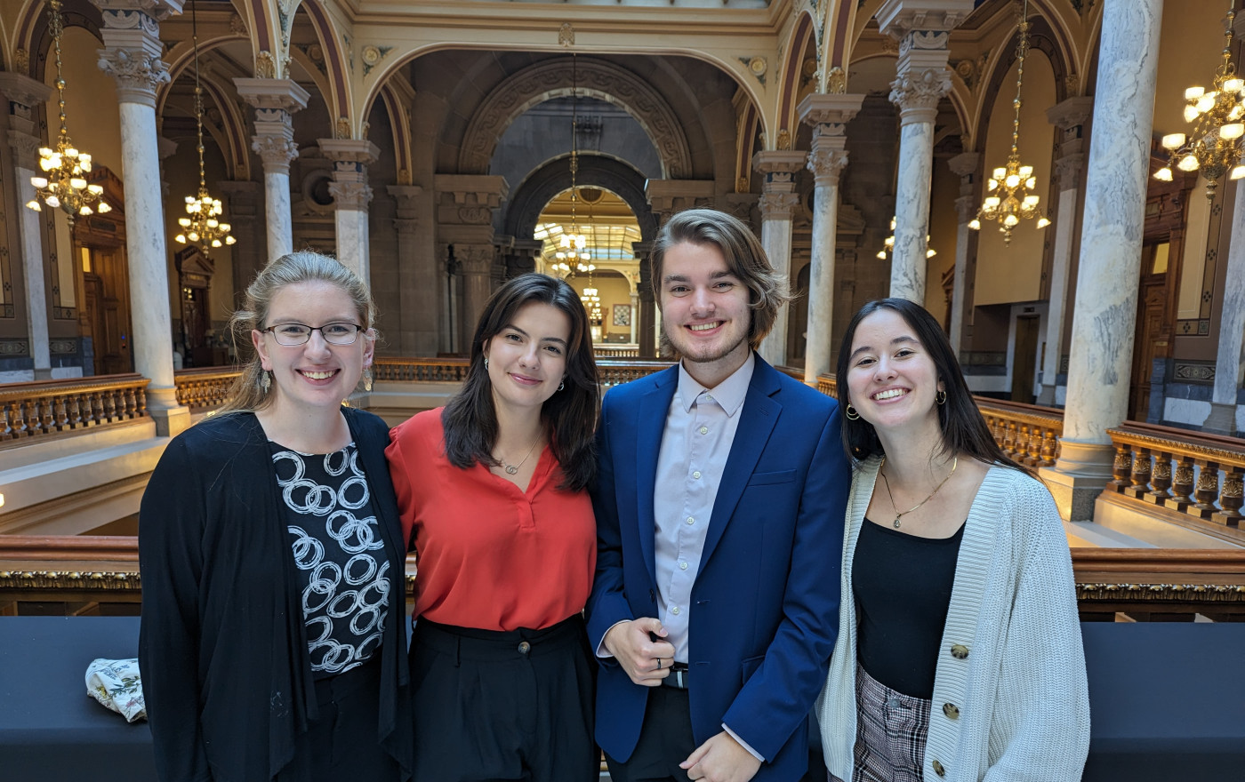 Students at Indiana Statehouse.