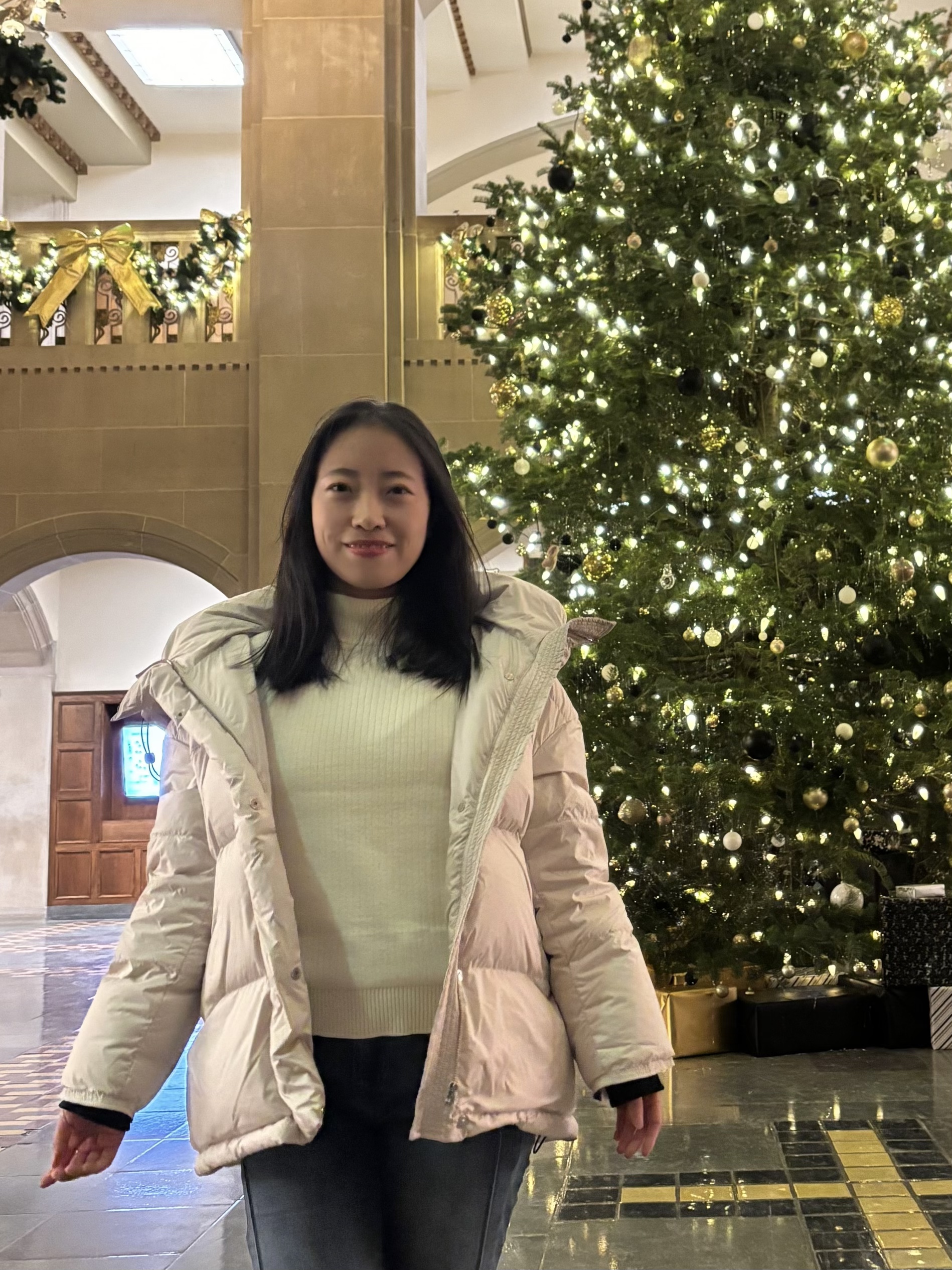 This is a profile photo of Ning Zheng, who is a current phd student in Purdue phonetics and phonology lab