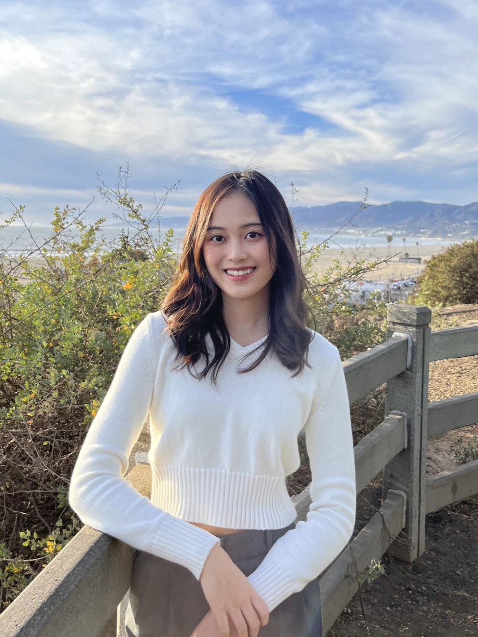 This is a profile photo of Yiying Jiang, who is a current phd student in Purdue phonetics and phonology lab