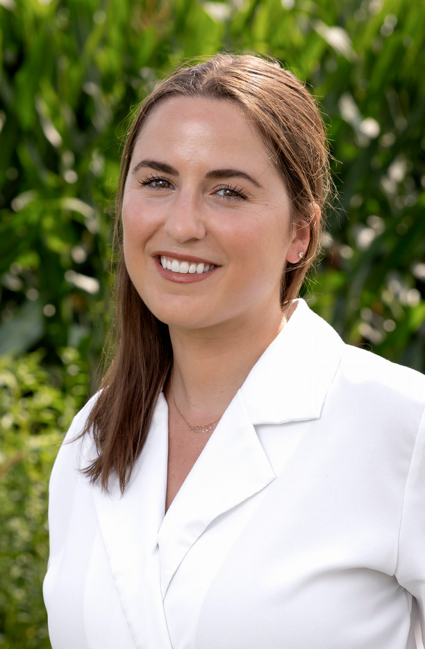 Alli Tucker headshot