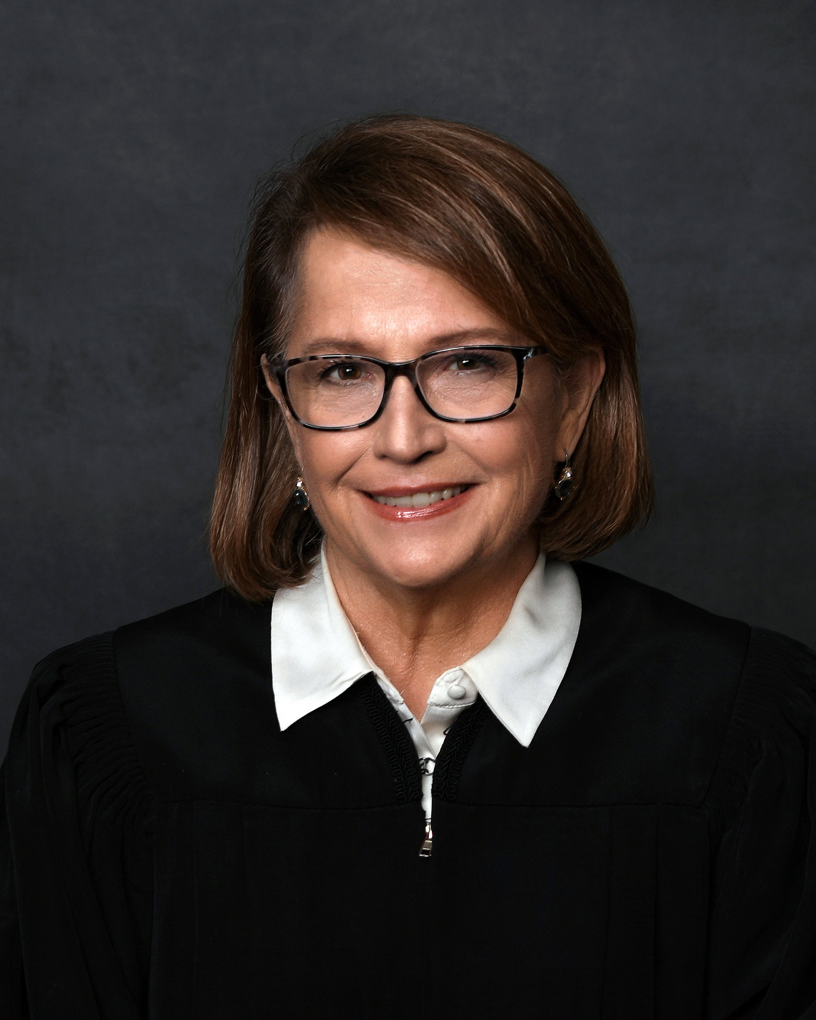 Loretta Rush headshot.