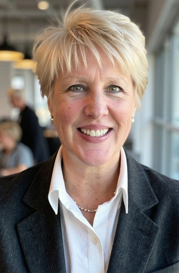 Susie Istock Hanlon headshot