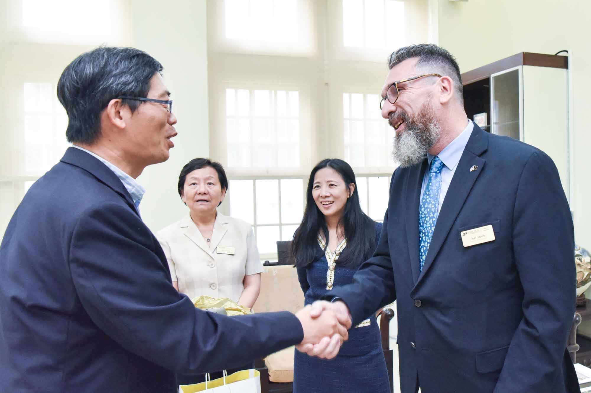 CLA Executive Associate Dean Joel Ebarb with Dr. Frank Ying, Executive Vice President, National Taiwan Normal University Photo courtesy of National Taiwan Normal University. May 2023.  