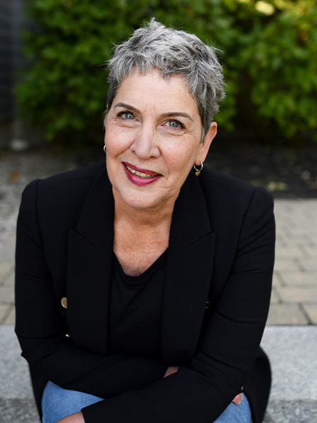 Karen Korellis Reuther headshot