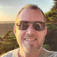 Dave Thomas Headshot